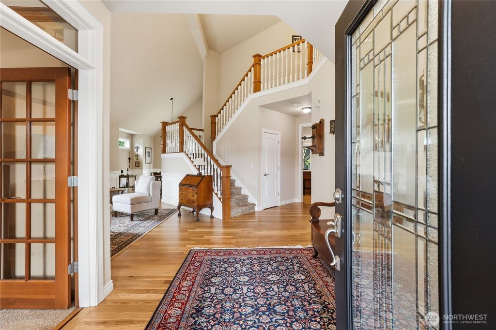 Photo of 925 23rd Street SW, Puyallup, WA 98371 (MLS # 2524348)