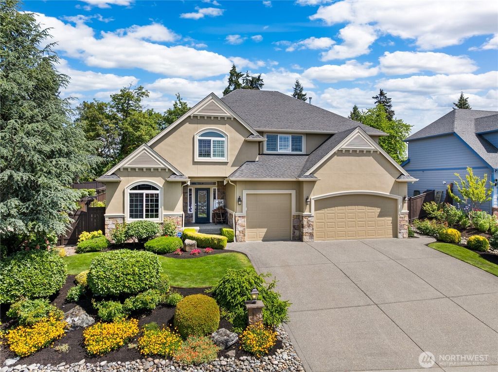 Photo of 925 23rd Street SW, Puyallup, WA 98371 (MLS # 2524348)