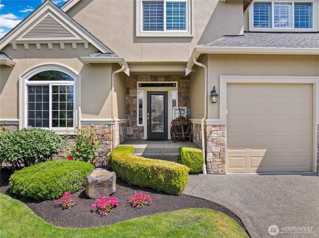 Photo of 925 23rd Street SW, Puyallup, WA 98371 (MLS # 2524348)