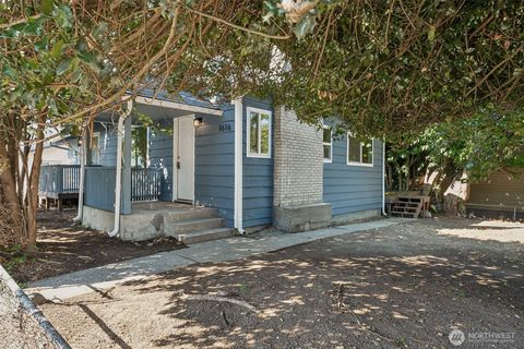 Photo of 1616 11th Street, Bremerton, WA 98337 (MLS # 2437844)