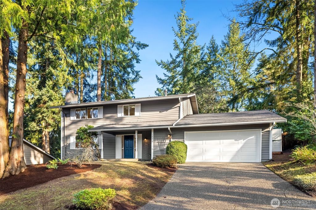 Photo of 14910 SE 47th Court, Bellevue, WA 98006 (MLS # 2461583)
