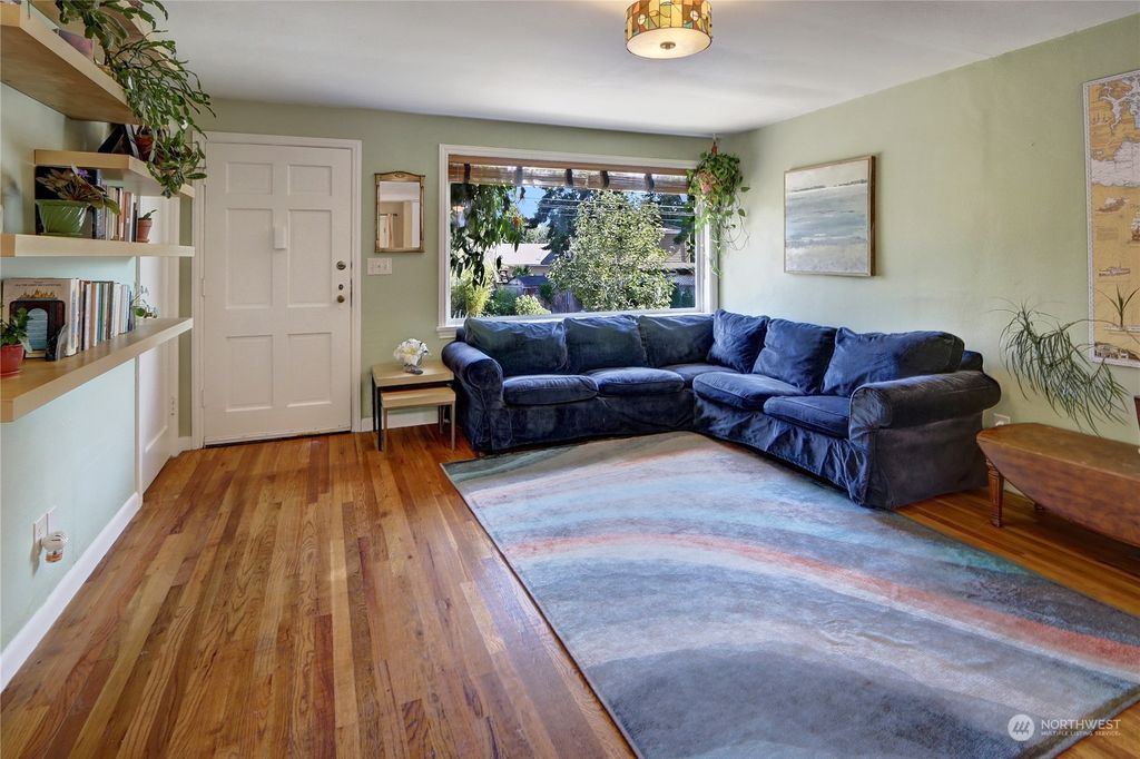 Photo of 11269 35th Avenue SW, Seattle, WA 98146 (MLS # 1998911)