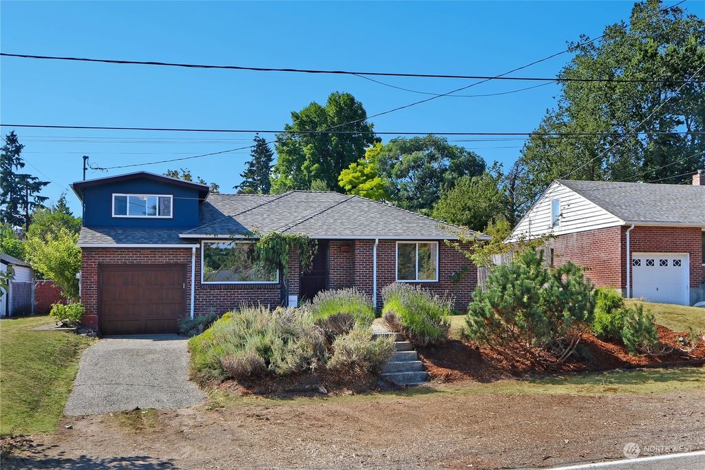 Photo of 11269 35th Avenue SW, Seattle, WA 98146 (MLS # 1998911)