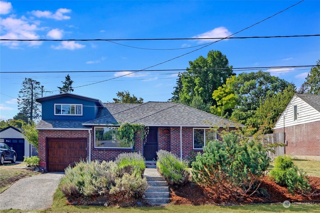 Photo of 11269 35th Avenue SW, Seattle, WA 98146 (MLS # 1998911)