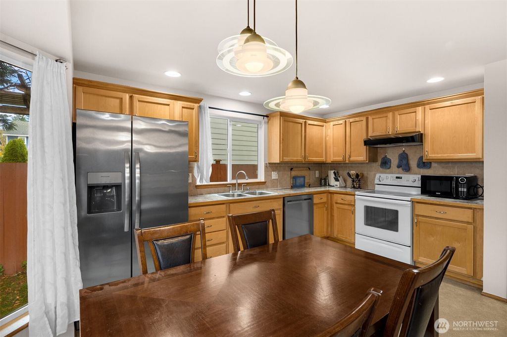 Photo of 2632 NE 24th Court, Renton, WA 98056 (MLS # 2471489)