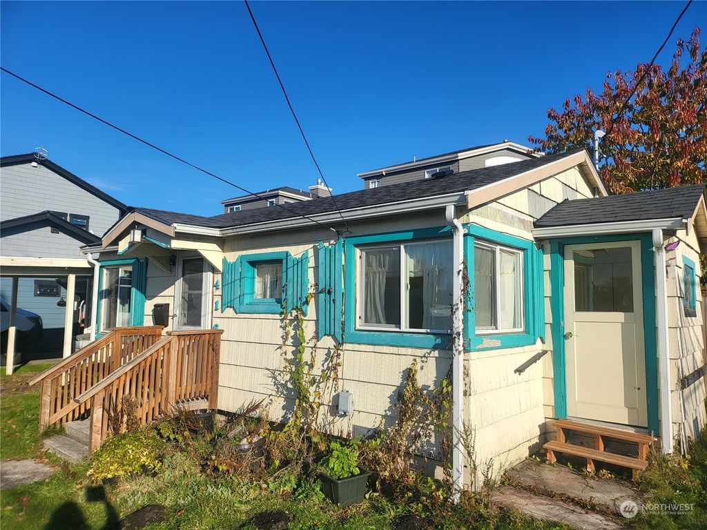 Photo of 416 6th Avenue S, Edmonds, WA 98020 (MLS # 2186976)