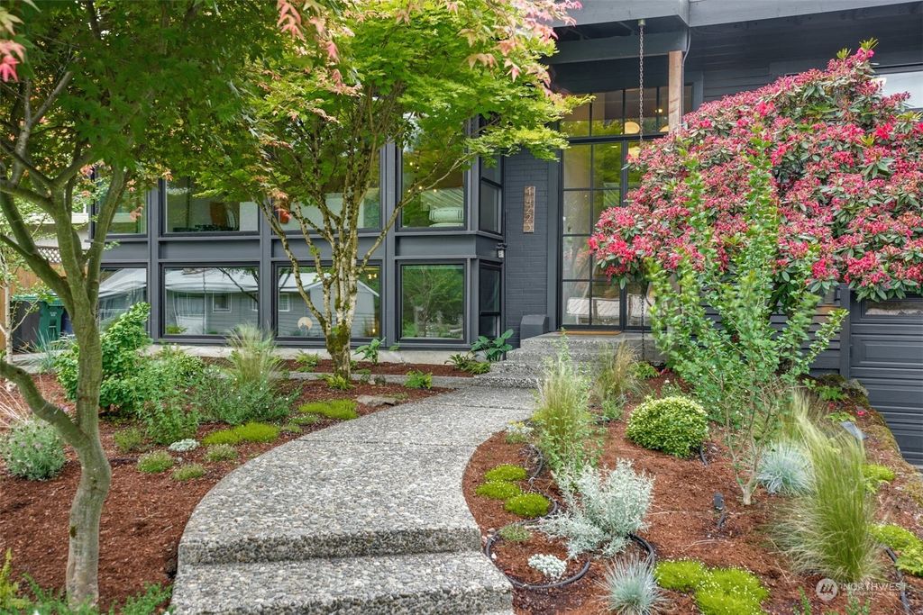 Photo of 14223 NE 80th Place, Redmond, WA 98052 (MLS # 2127306)