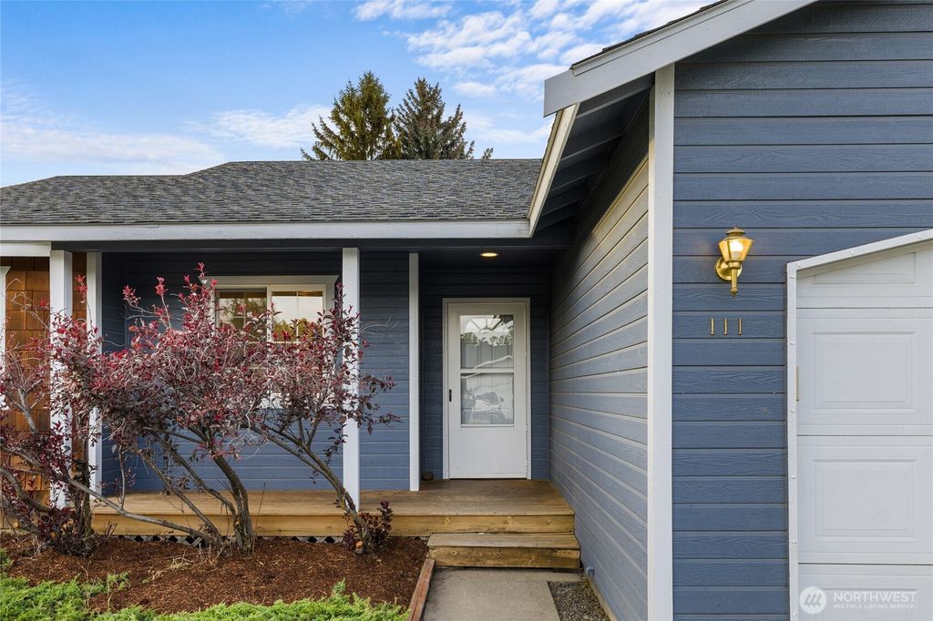 Photo of 111 E Lexus Lane, Ellensburg, WA 98926 (MLS # 2522208)