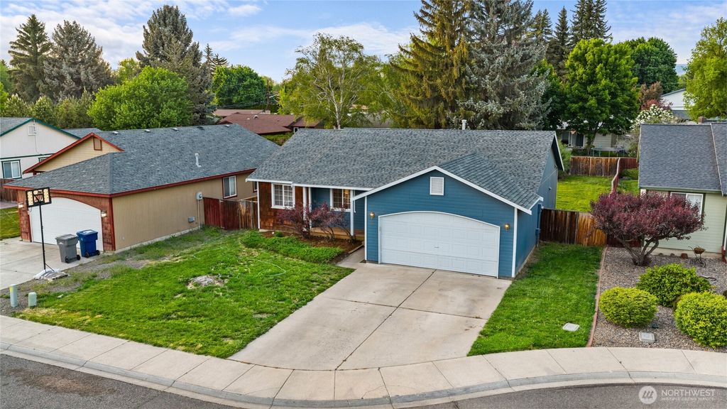 Photo of 111 E Lexus Lane, Ellensburg, WA 98926 (MLS # 2522208)