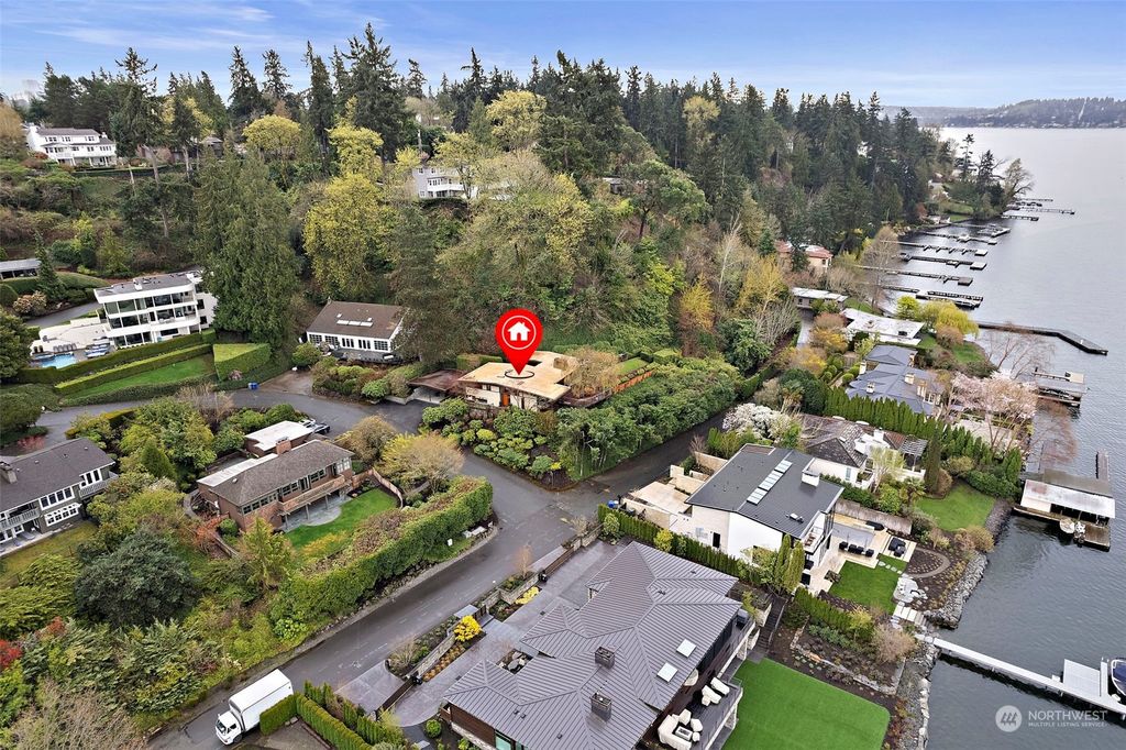 Photo of 1636 73rd Avenue NE, Medina, WA 98039 (MLS # 2213754)