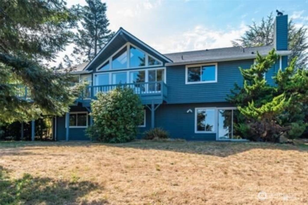 Photo of 356 SW Judson Drive, Oak Harbor, WA 98277 (MLS # 2447042)