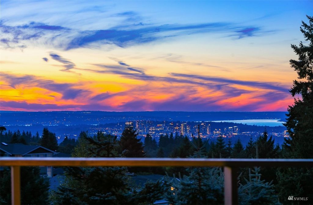 Photo of 15121 SE 53rd Place, Bellevue, WA 98006 (MLS # 1963305)
