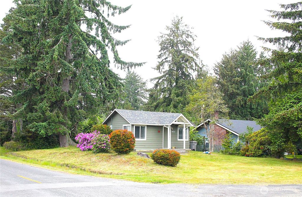 Photo of 603 N Broadway Street, Westport, WA 98595 (MLS # 2528844)