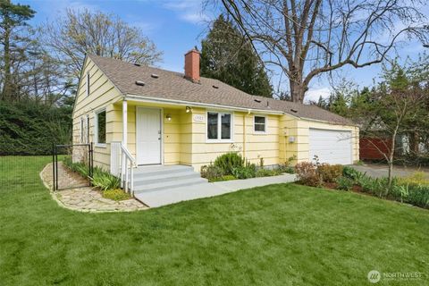 Photo of 13323 20th Avenue NE, Seattle, WA 98125 (MLS # 2503016)