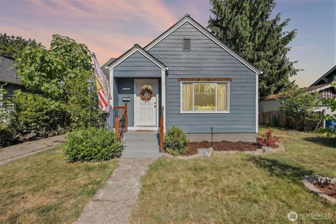 511 4th Street NW Puyallup WA 98371