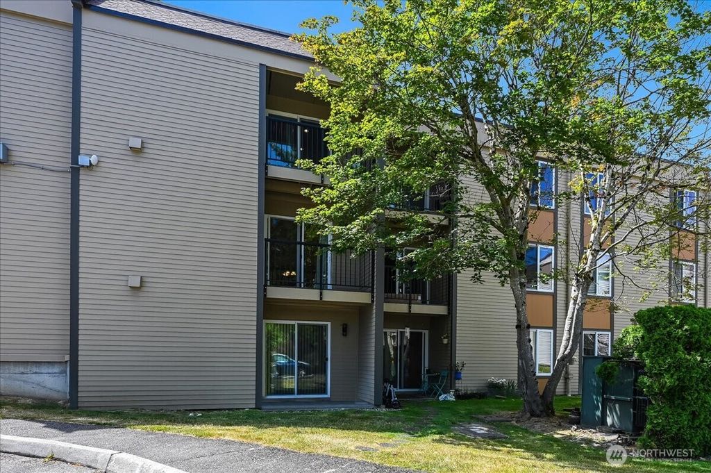 Photo of 14600 NE 32ND Street #I-16, Bellevue, WA 98007 (MLS # 2464375)