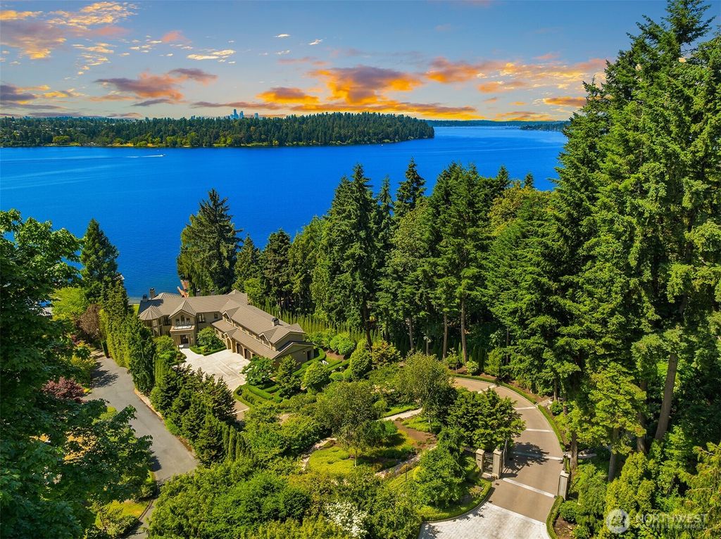 Photo of Mercer Island, WA 98040 (MLS # 2400769)