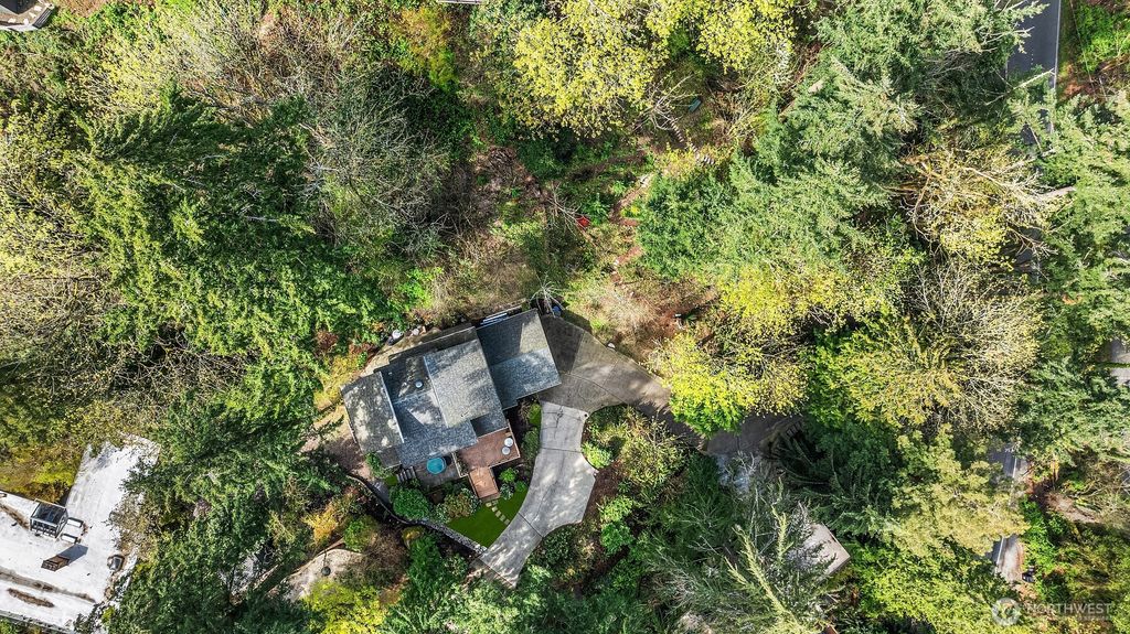 Photo of 8521 E Mercer Way, Mercer Island, WA 98040 (MLS # 2382161)