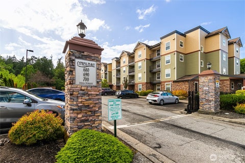 Photo of 690 32nd Street #B301, Bellingham, WA 98225 (MLS # 2556425)