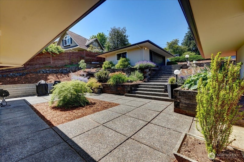 10837 Evergreen Terrace SW