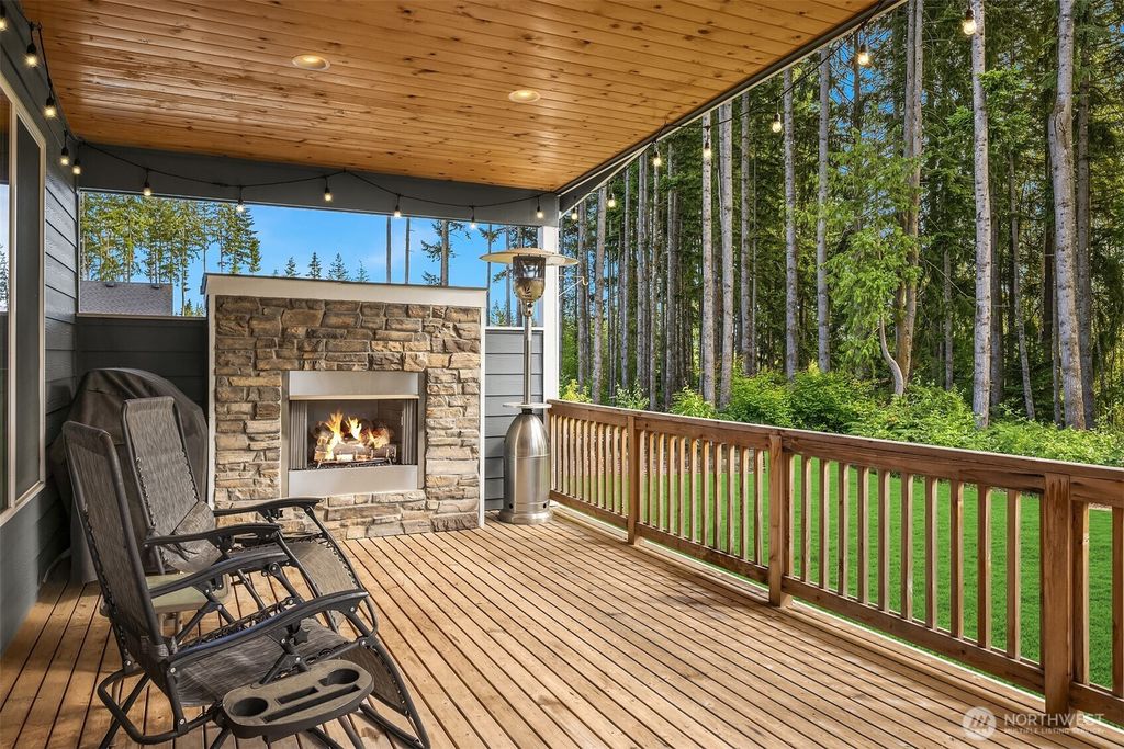 Photo of 11928 137th Drive NE, Lake Stevens, WA 98258 (MLS # 2421572)