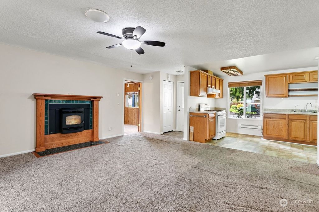 Photo of 6208 84th Place NE, Marysville, WA 98270 (MLS # 2228918)
