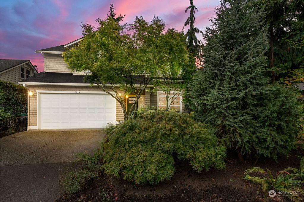 Photo of 3215 NE 89th Street, Seattle, WA 98115 (MLS # 2295610)