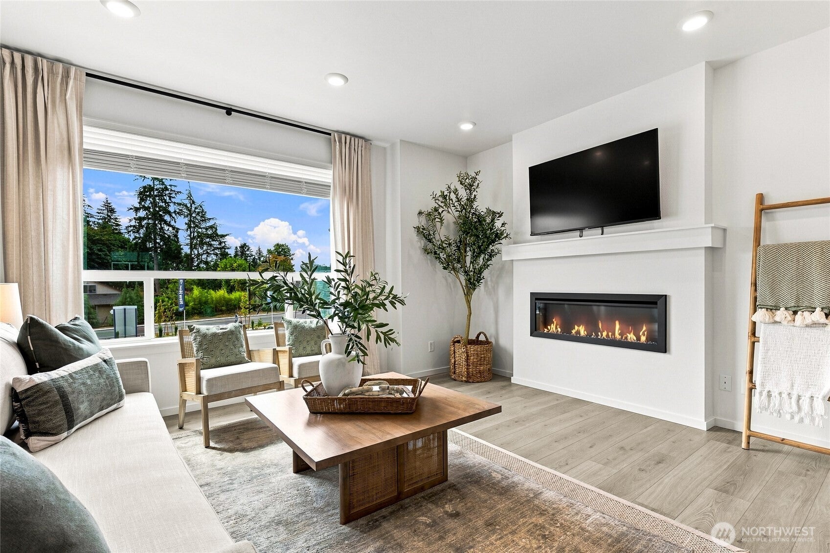 1221 Tacoma Court NE 21