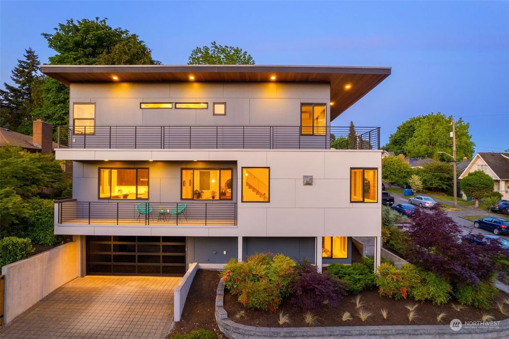 Photo of 304 NE Longwood Place, Seattle, WA 98115 (MLS # 2077509)