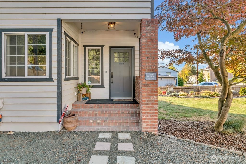 Photo of 204 5th Avenue, Milton, WA 98354 (MLS # 2447089)