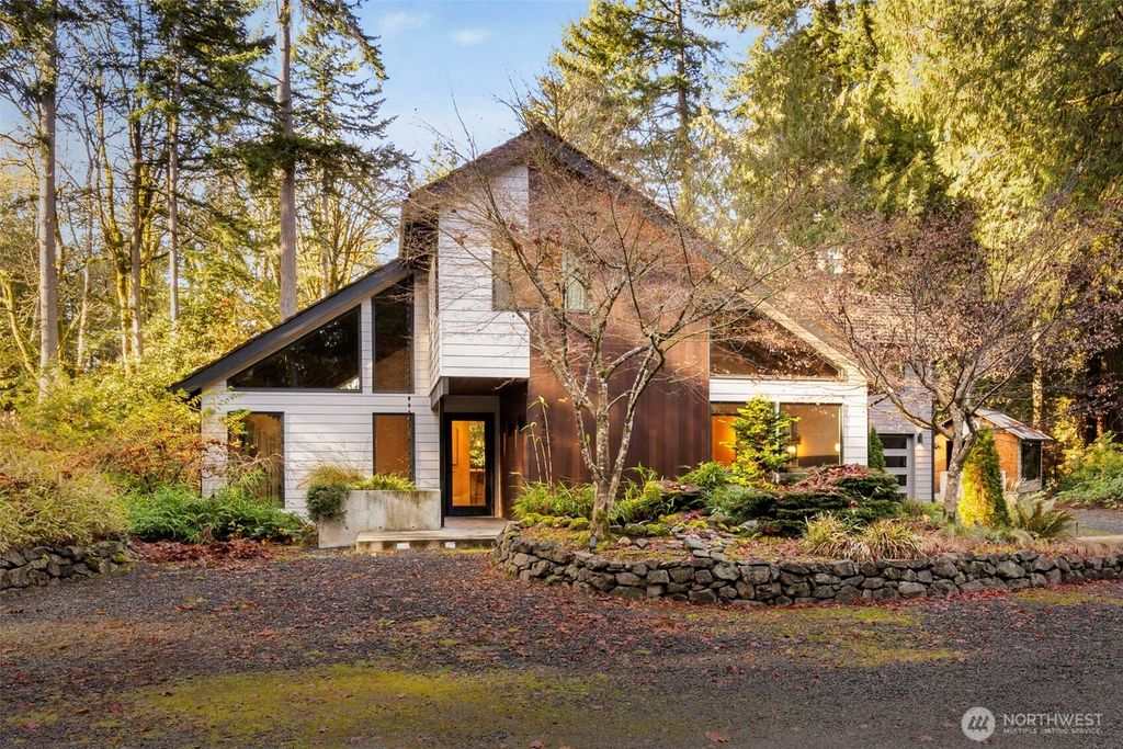 Photo of 16455 Agate Point Road NE, Bainbridge Island, WA 98110 (MLS # 2458372)
