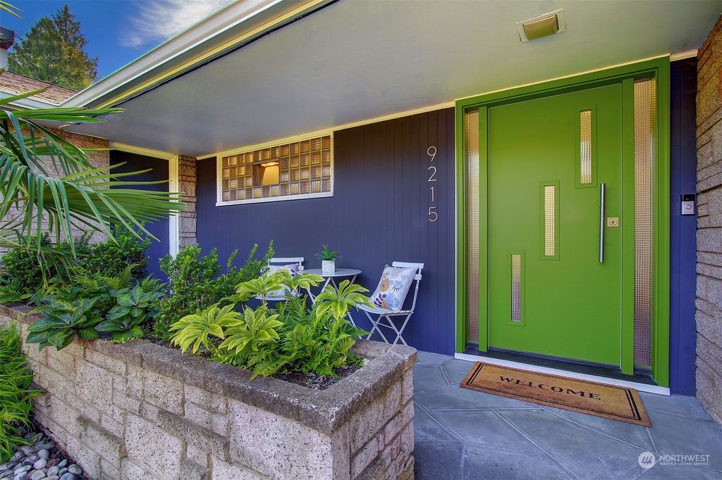 Photo of 9215 26th Avenue NW, Seattle, WA 98117 (MLS # 2297967)