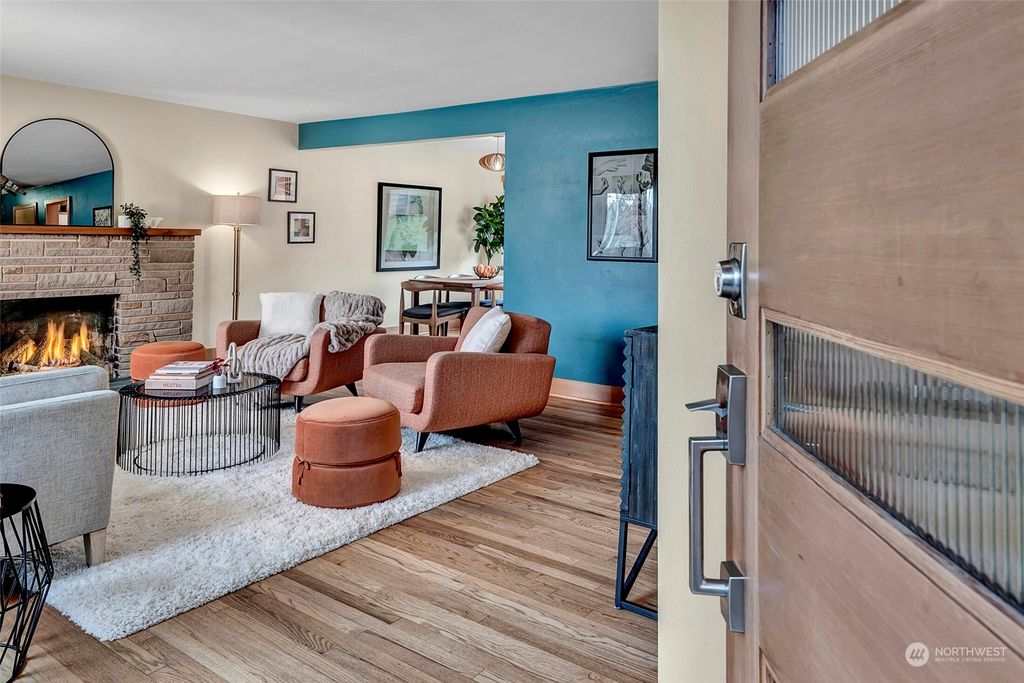 Photo of 3271 NE 105th Street, Seattle, WA 98125 (MLS # 2033121)