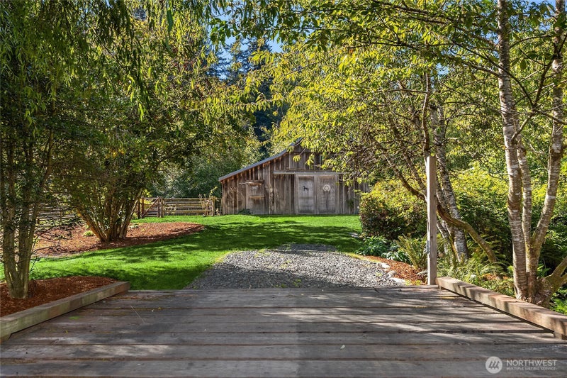 7183 NE Eagle Harbor Drive NE