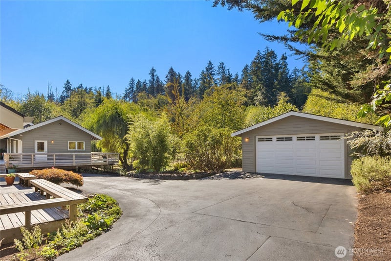 7183 NE Eagle Harbor Drive NE