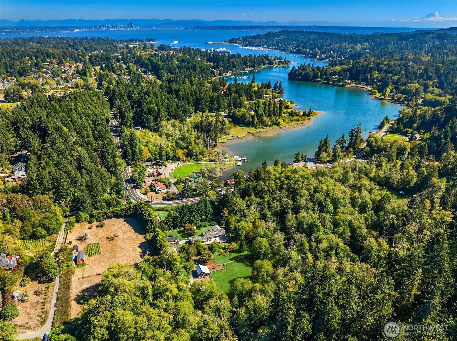 7183 NE Eagle Harbor Drive NE