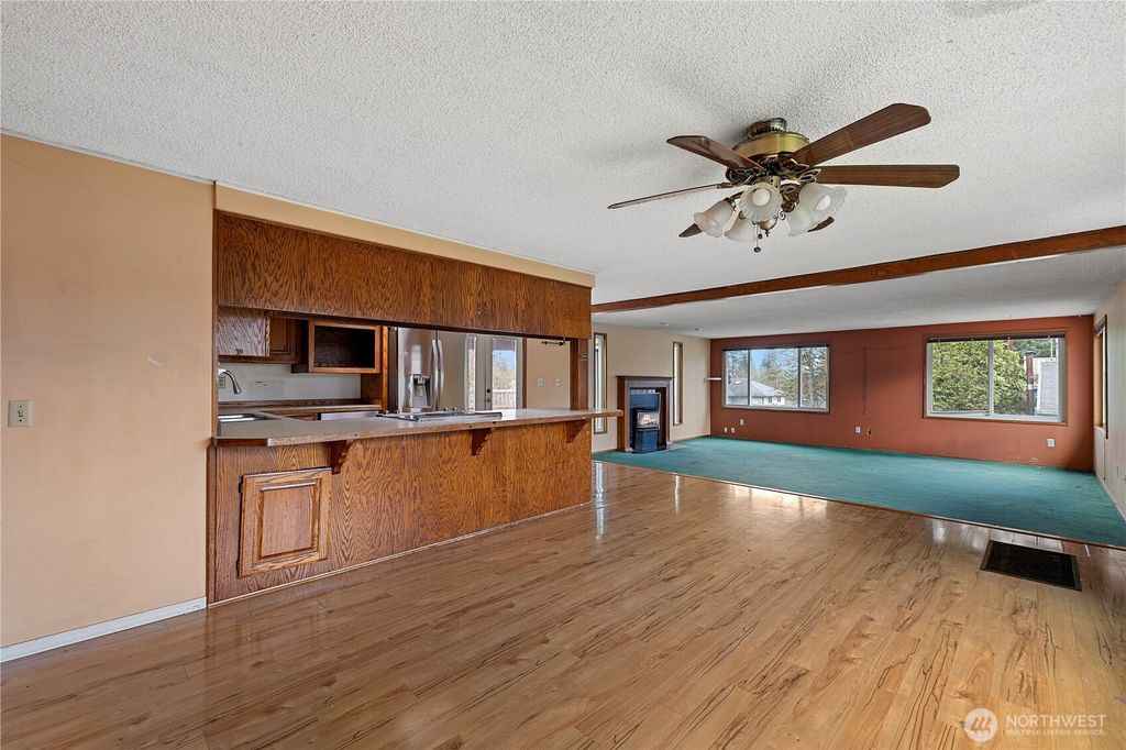 Photo of 15 76th Street SW, Everett, WA 98203 (MLS # 2504837)