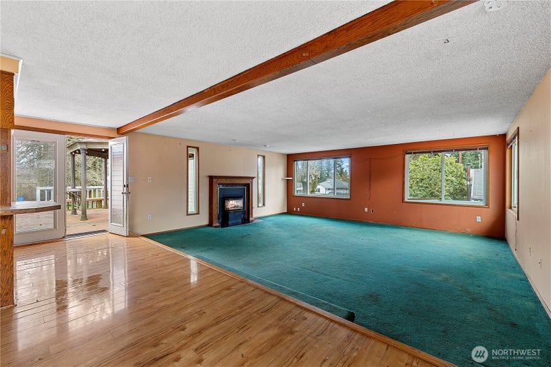 15 76th Street SW