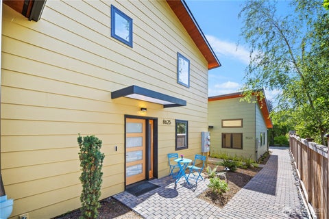 Photo of 8625 30th Avenue SW, Seattle, WA 98126 (MLS # 2529905)