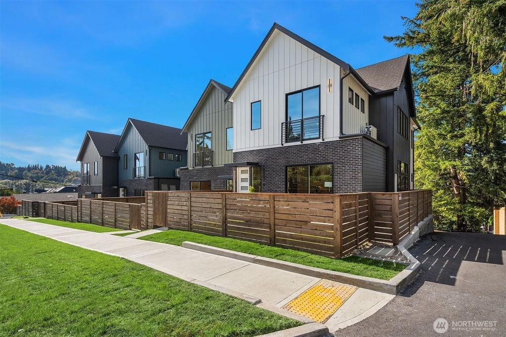 Photo of 18607 B 104th Avenue NE, Bothell, WA 98011 (MLS # 2593011)