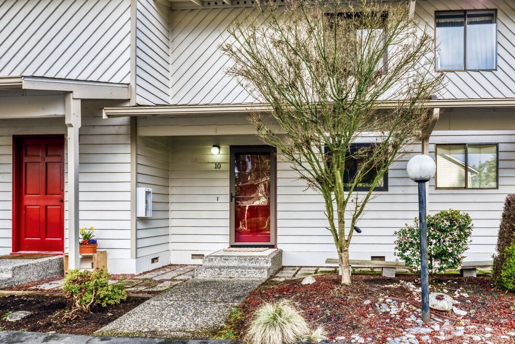 Photo of 22906 Edmonds Way #10, Edmonds, WA 98020 (MLS # 2489067)