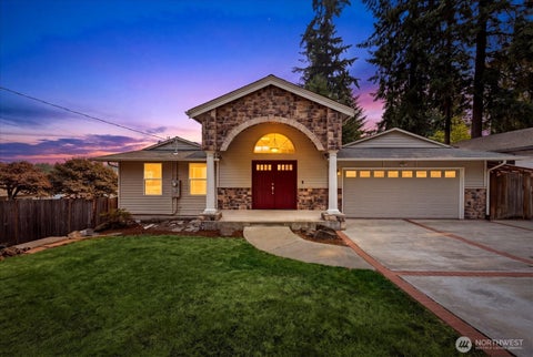 Photo of 1704 154th Avenue SE, Bellevue, WA 98007 (MLS # 2547026)