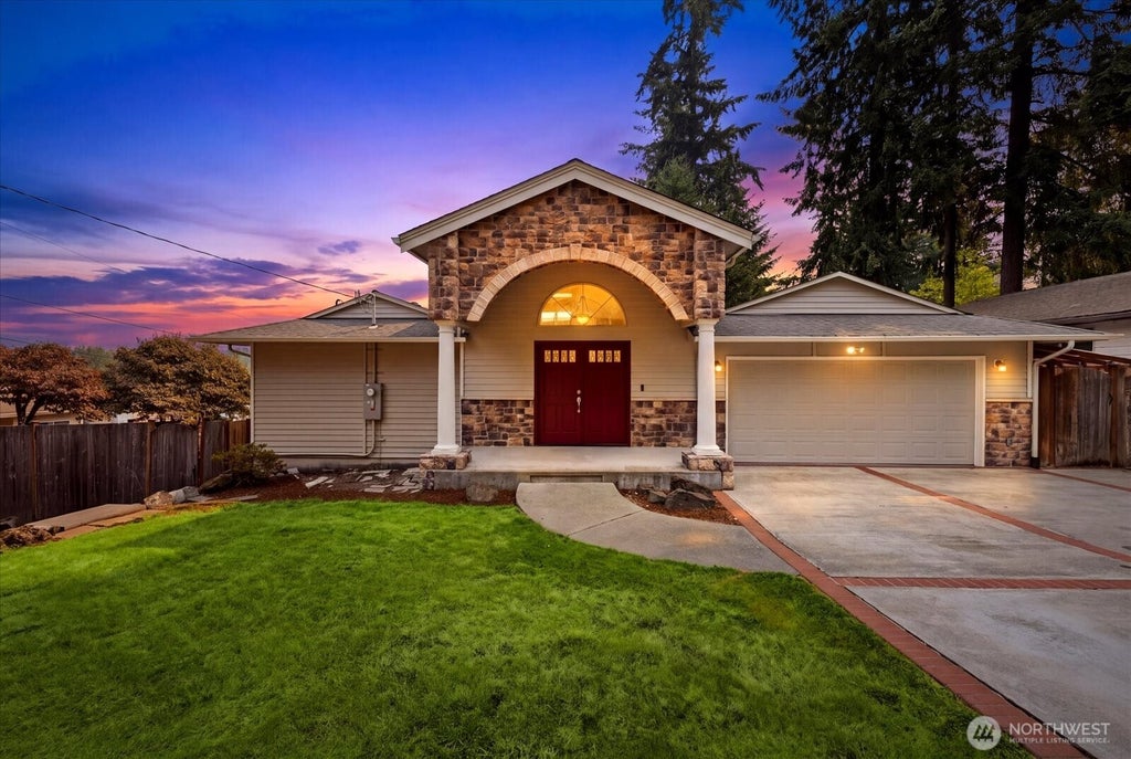 Photo of 1704 154th Avenue SE, Bellevue, WA 98007 (MLS # 2547026)