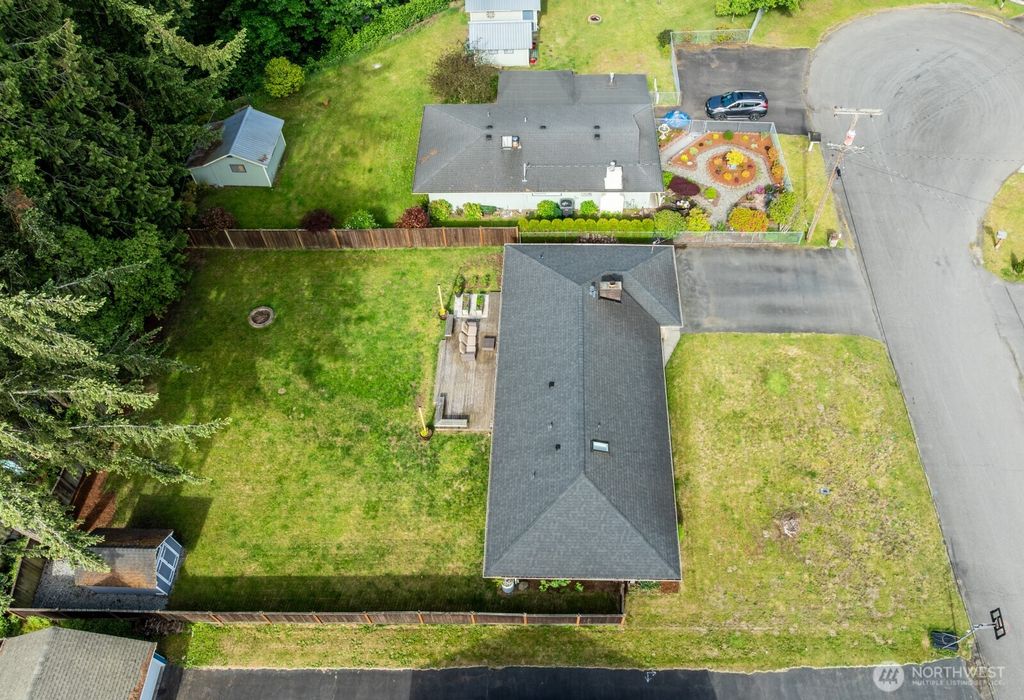 Photo of 15433 SE 144th Place, Renton, WA 98059 (MLS # 2380923)