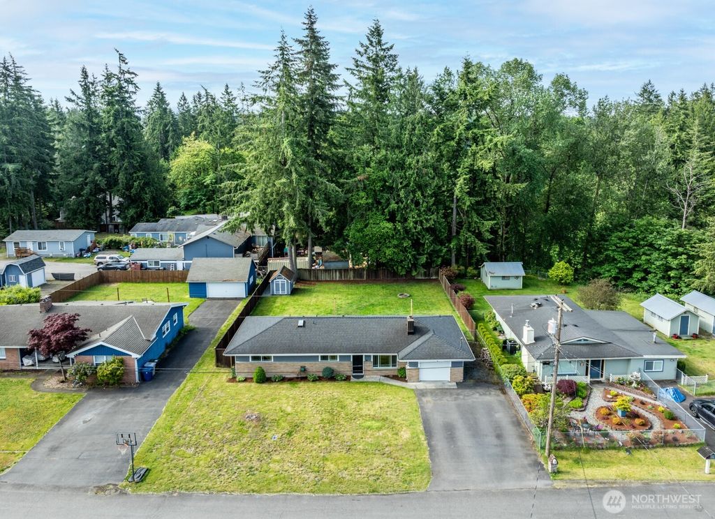 Photo of 15433 SE 144th Place, Renton, WA 98059 (MLS # 2380923)