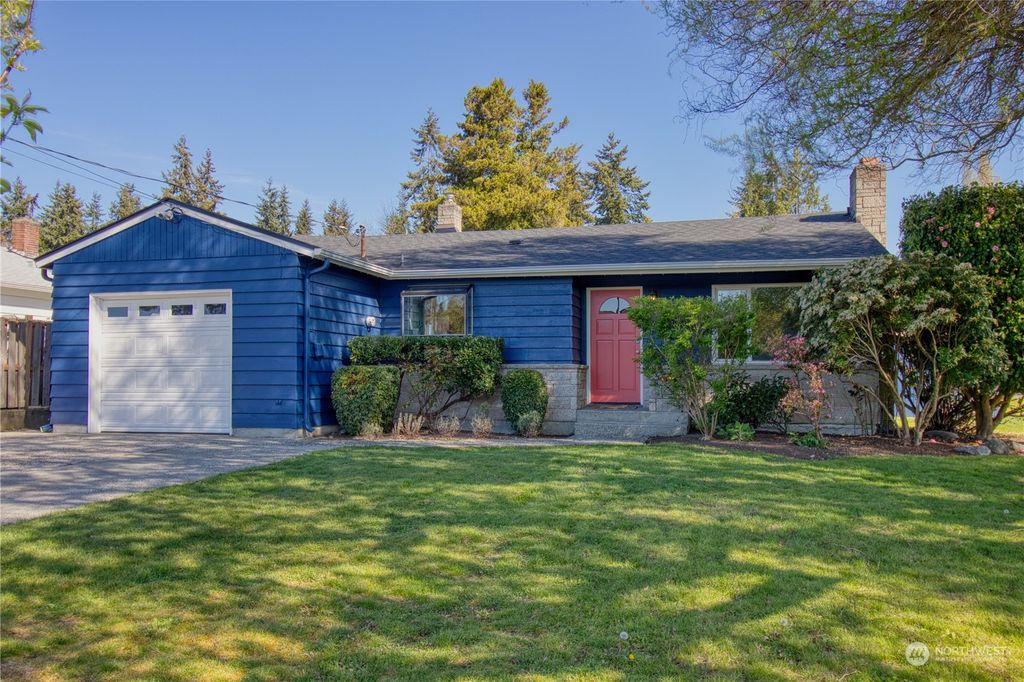 Photo of 1614 NE 137th Street, Seattle, WA 98125 (MLS # 2223627)