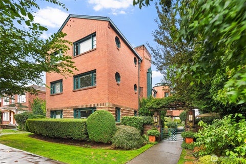 Photo of 2717 Franklin Avenue E #102, Seattle, WA 98102 (MLS # 2583924)