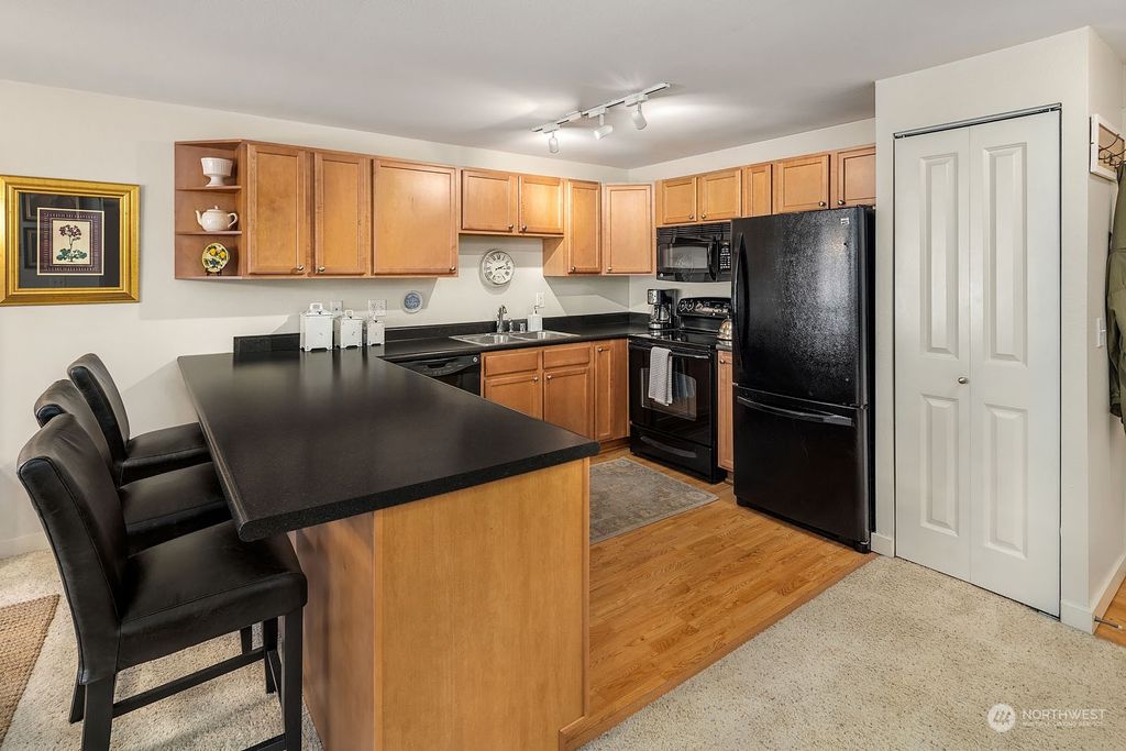 listing image 9366960682937262024
