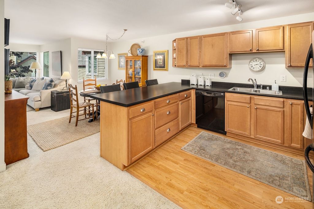 listing image 9363800947979516173