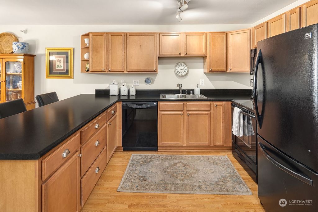listing image 9363930072034566737